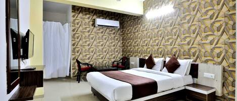 Deluxe Room | Free WiFi, bed sheets