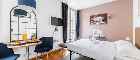 Fer et planche Ă repasser, Wi-Fi, draps fournis