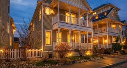 Luxury Beachside Vacation Getaway
-OceanView, King beds, Steps to beach, Casino