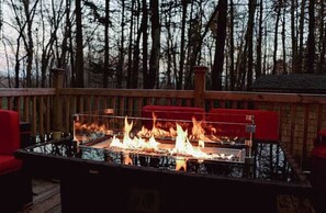 Property grounds - Cozy Cabin with a Stream (Saint Johnsbury)