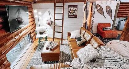 Cozy Cabin with a Stream