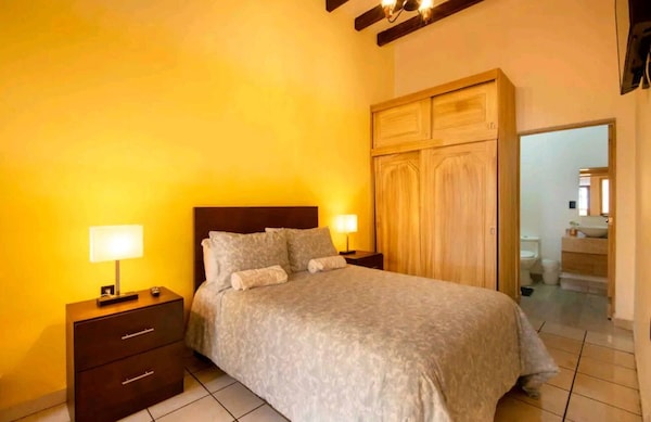 Room-room 3 For 2 People, Double Bed - Morelia