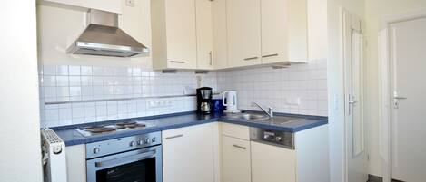 Fridge, dishwasher, coffee/tea maker, electric kettle