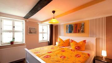 1 bedroom, iron/ironing board, internet, bed sheets