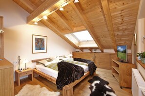 1 bedroom, iron/ironing board - Holiday apartment Zugspitzblick-Riedel (Garmisch-Partenkirchen)