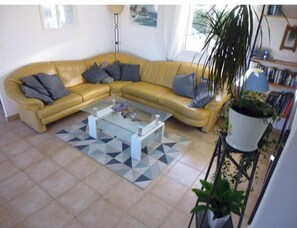 TV, fireplace, DVD player, stereo