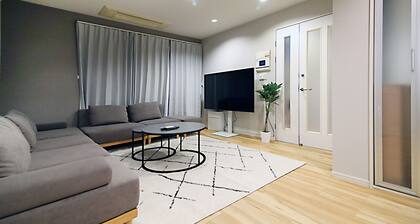 This luxury residence is located in Shin-Okubo, Shinjuku-ku. Accommodates up to 8 people. The home has a full set kitchen and spacious living room.
