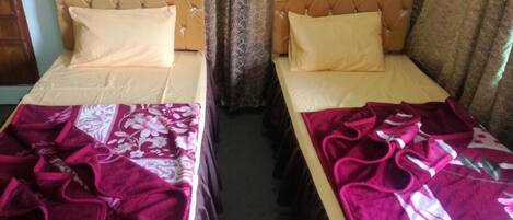 Deluxe Double Room | Soundproofing, iron/ironing board, free WiFi