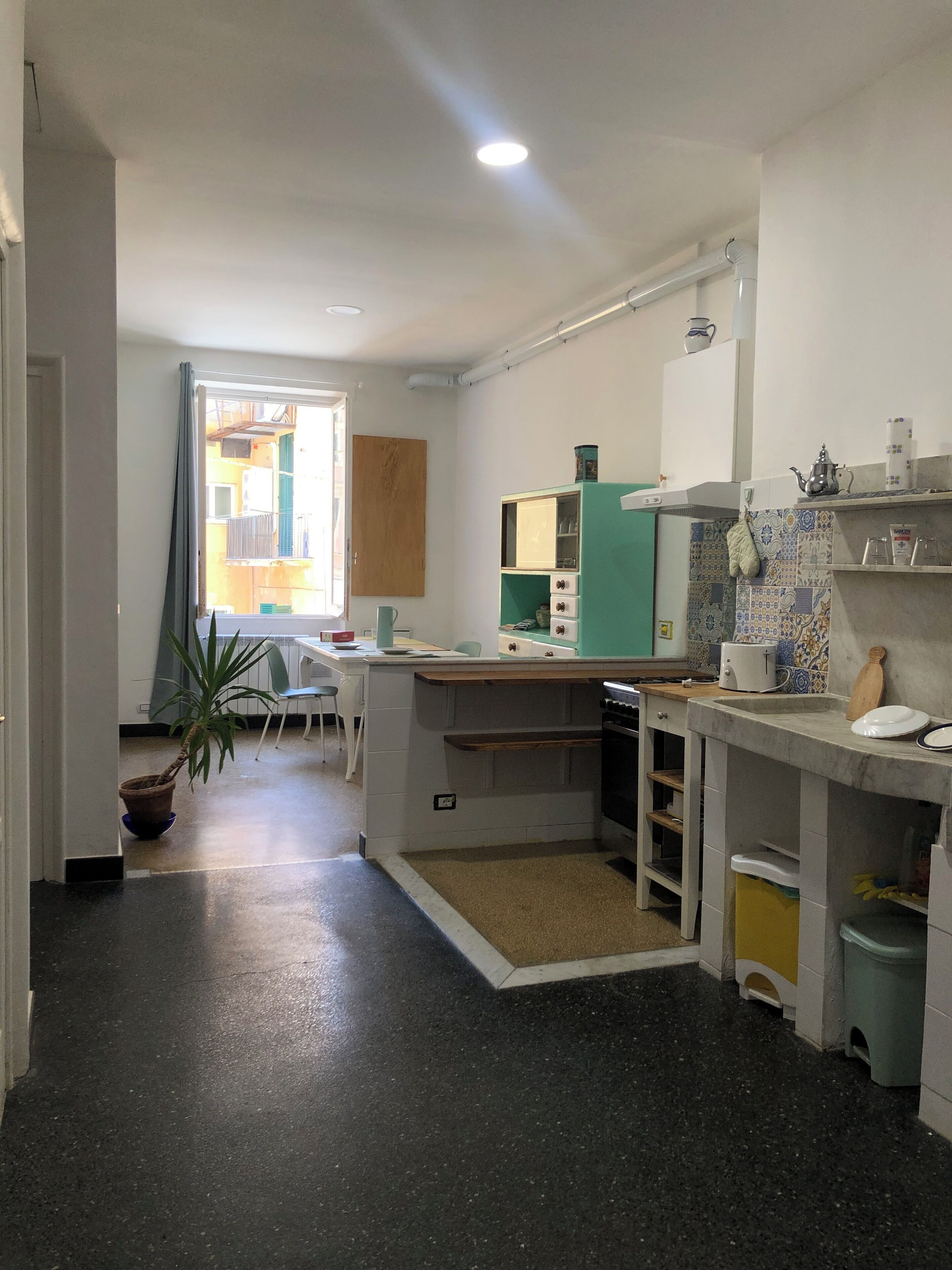 Mikrowelle, Ofen, Herdplatte, Kochgeschirr/Geschirr/Besteck