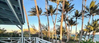 Bowen Beach House Absolute beachfront family holiday home