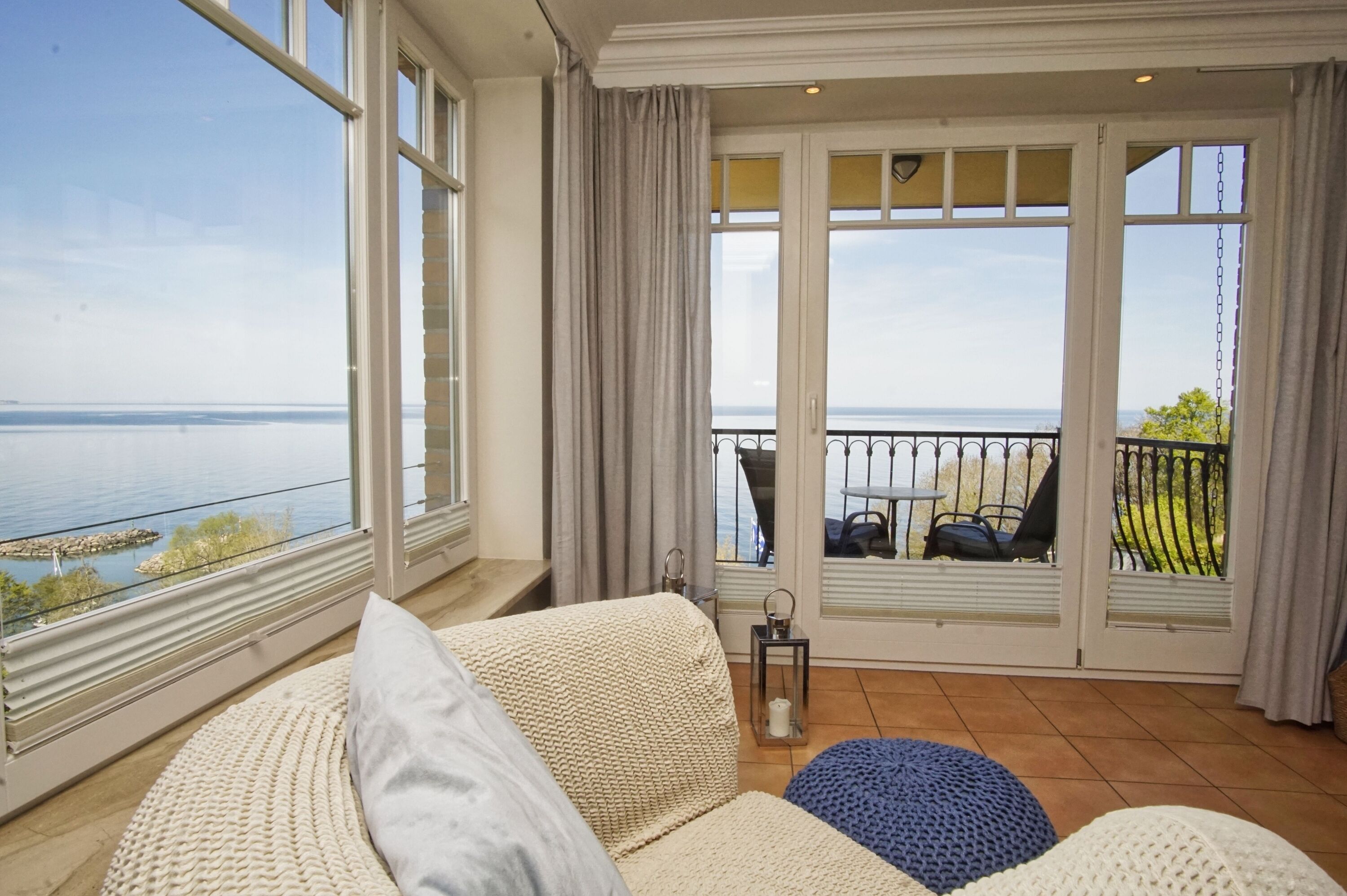 Télévision, chaîne hi-fi