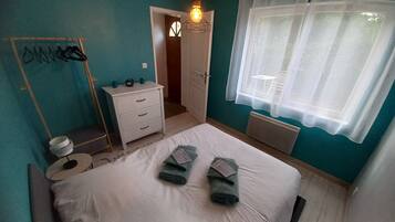 1 多间卧室、熨斗/熨衣板、WiFi、床单