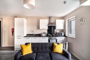 テレビ、書斎 / ワークスペース