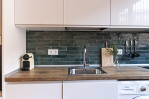 Køleskab, mikrobølgeovn, ovn, opvaskemaskine