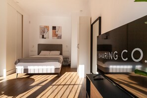 Iron/ironing board, free WiFi, bed sheets - Housing Simancas by Sharing Co (Madrid)