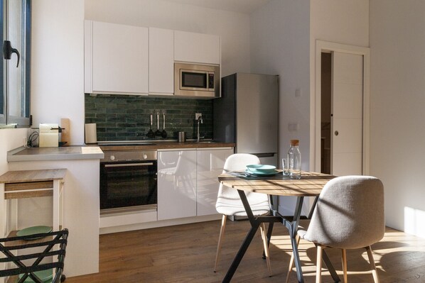 Fridge, microwave, oven, dishwasher