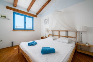 3 habitaciones, tabla de planchar con plancha y wifi gratis 
