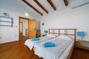 3 chambres, fer et planche à repasser, Wi-Fi gratuit, draps fournis