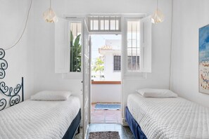 2 soverom og strykejern/-brett