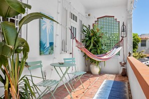 Outdoor dining - Beachside 2BR w/ Private Rooftop (Santurce)