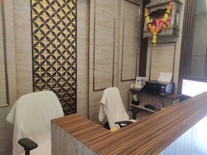 Reception - Hotel Royal Inn (Mumbai)