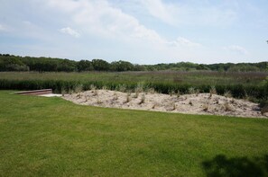 Property grounds - Holiday home Buitenplaats 21 in Callantsoog. Suitable for 6 people with 3 bedrooms. (Callantsoog)