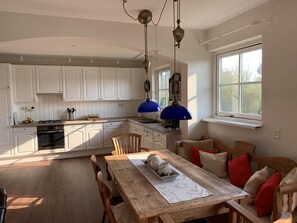 Køleskab, mikrobølgeovn, ovn, opvaskemaskine