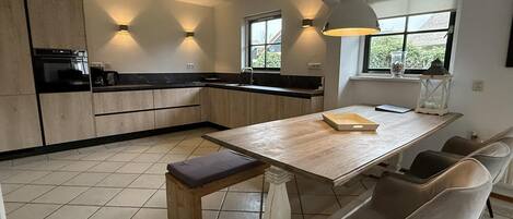 Lave-vaisselle, cafetiÚre-théiÚre