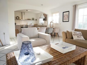 TV, DVD-spiller og stereoanlegg