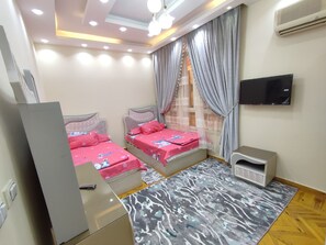 3 soverom, strykejern/-brett og sengetøy