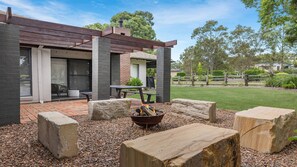 تناول الطعام بالخارج