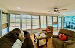TV - Coastal Charm with Heated Pool (Cape Coral)