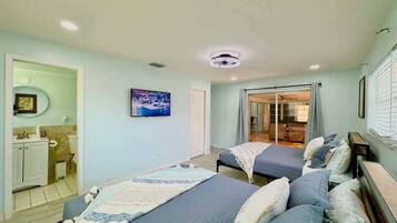 3 bedrooms, iron/ironing board, travel crib, WiFi