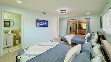 3 bedrooms, iron/ironing board, travel cot, WiFi