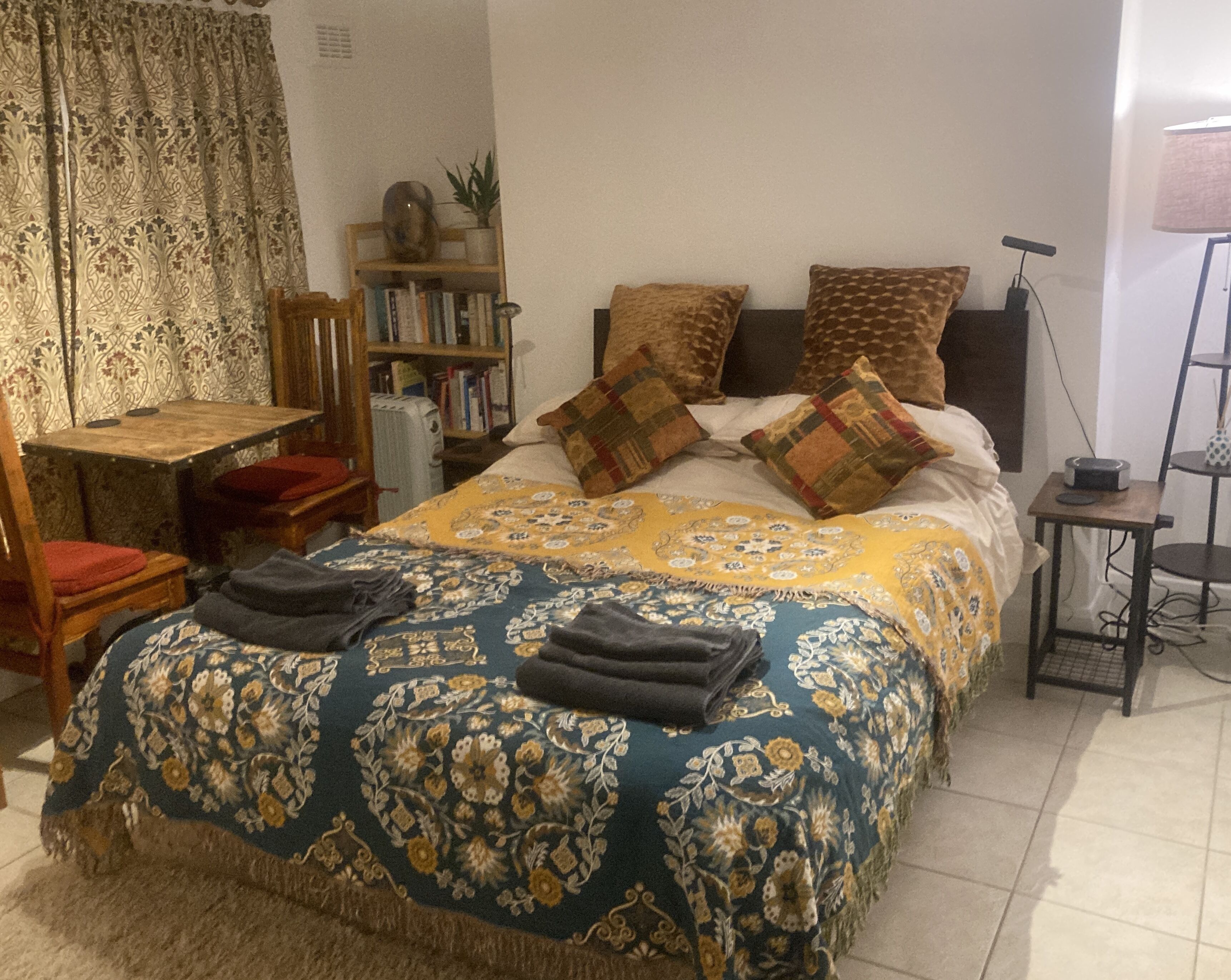 1 多间卧室、熨斗/熨衣板、免费 WiFi、床单