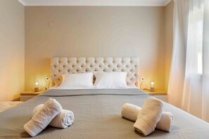 2 bedrooms, iron/ironing board, Internet, bed sheets