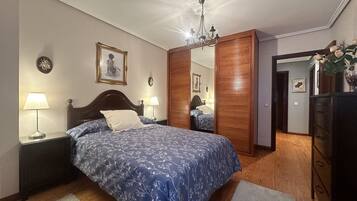 Basic Apartment | 2 bedrooms, Egyptian cotton sheets, premium bedding, down duvets