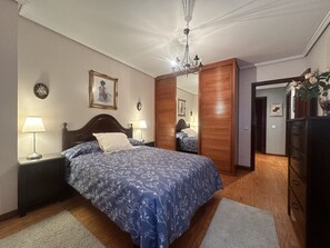 基本公寓 | 2 間睡房、埃及棉床單、高級寢具、羽絨被