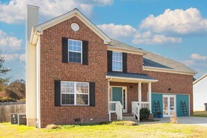 Exterior - Dalebrook Delight | Fire Pit + Bar & Game Room (Nashville)