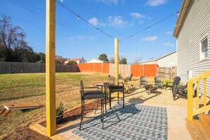 Outdoor dining - Dalebrook Delight | Fire Pit + Bar & Game Room (Nashville)