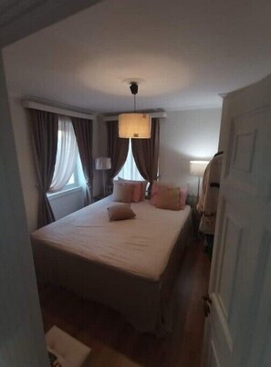 2 bedrooms, desk, iron/ironing board, free WiFi - Ruby's Gem Corfu (Kerkira)