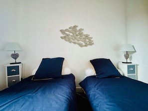 3 Schlafzimmer, Bügeleisen/Bügelbrett, Bettwäsche