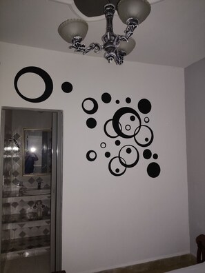 Minibar, in-room safe, individually decorated, individually furnished - Casa Yairi VARADERO (Varadero)