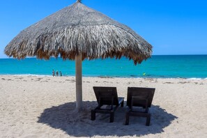 Beach nearby - Splash into Style Ground Floor Poolside Condo #103 (Puerto Peñasco)