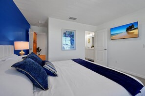 3 bedrooms, desk, iron/ironing board, travel crib
