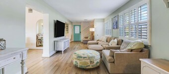 Downtown Beach Cottage - Heated Pool