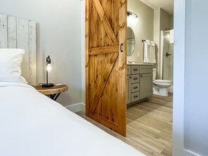 3 bedrooms, iron/ironing board, travel crib, free WiFi - By SDC, Indoor Pool, Hot Tub, Incredible Lake View, Pool Table (Branson)