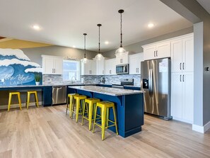 Fridge, microwave, oven, stovetop - By SDC, Indoor Pool, Hot Tub, Incredible Lake View, Pool Table (Branson)