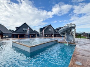 Innenpool, beheizter Pool