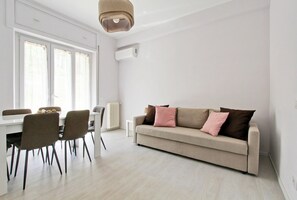 Smart TV - Martina Garden (Roma)